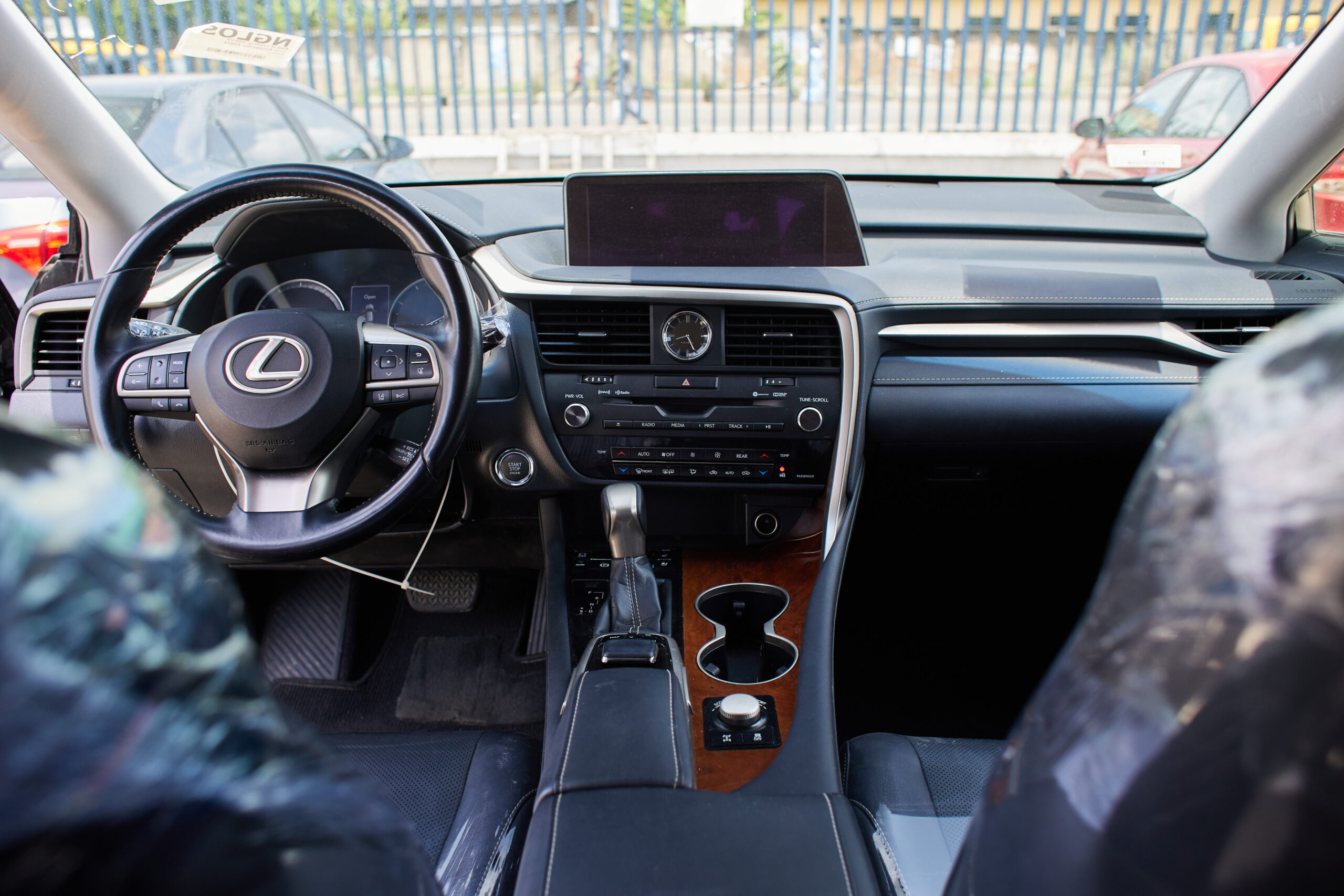 Lexus RX350L (2018) - Image 14