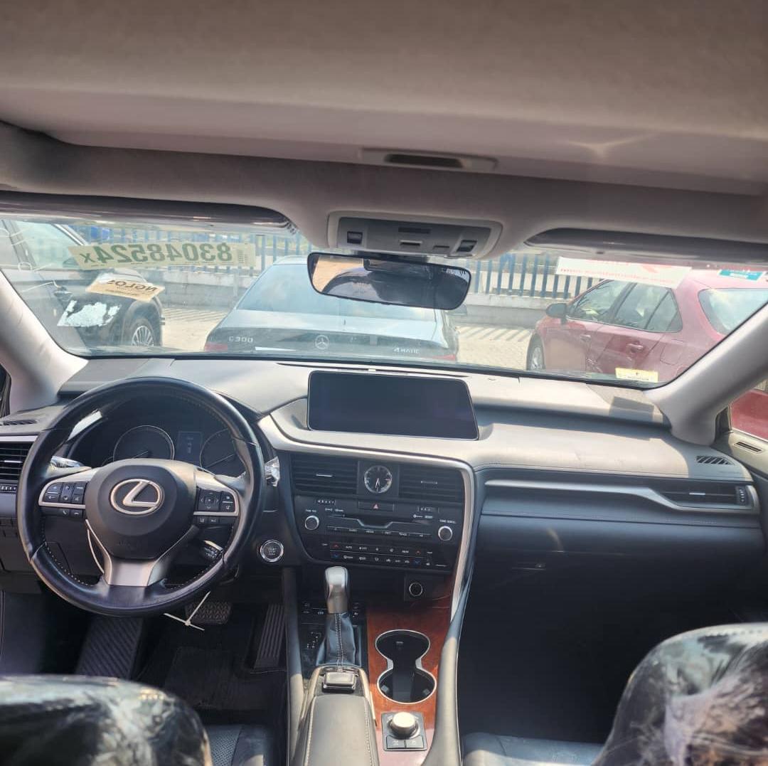 Lexus RX350L (2018) - Image 2