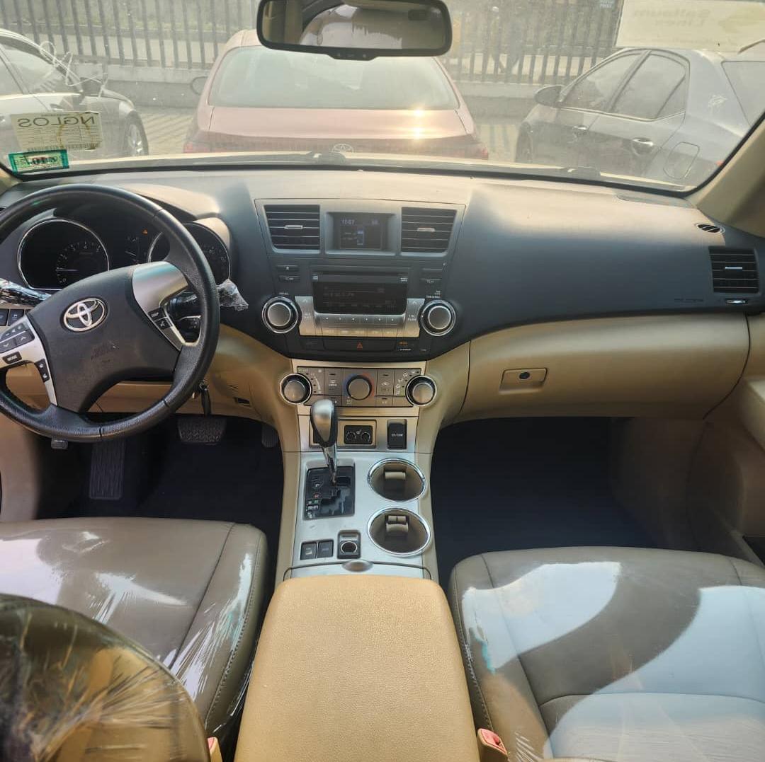 Toyota Highlander (2012) - Image 3