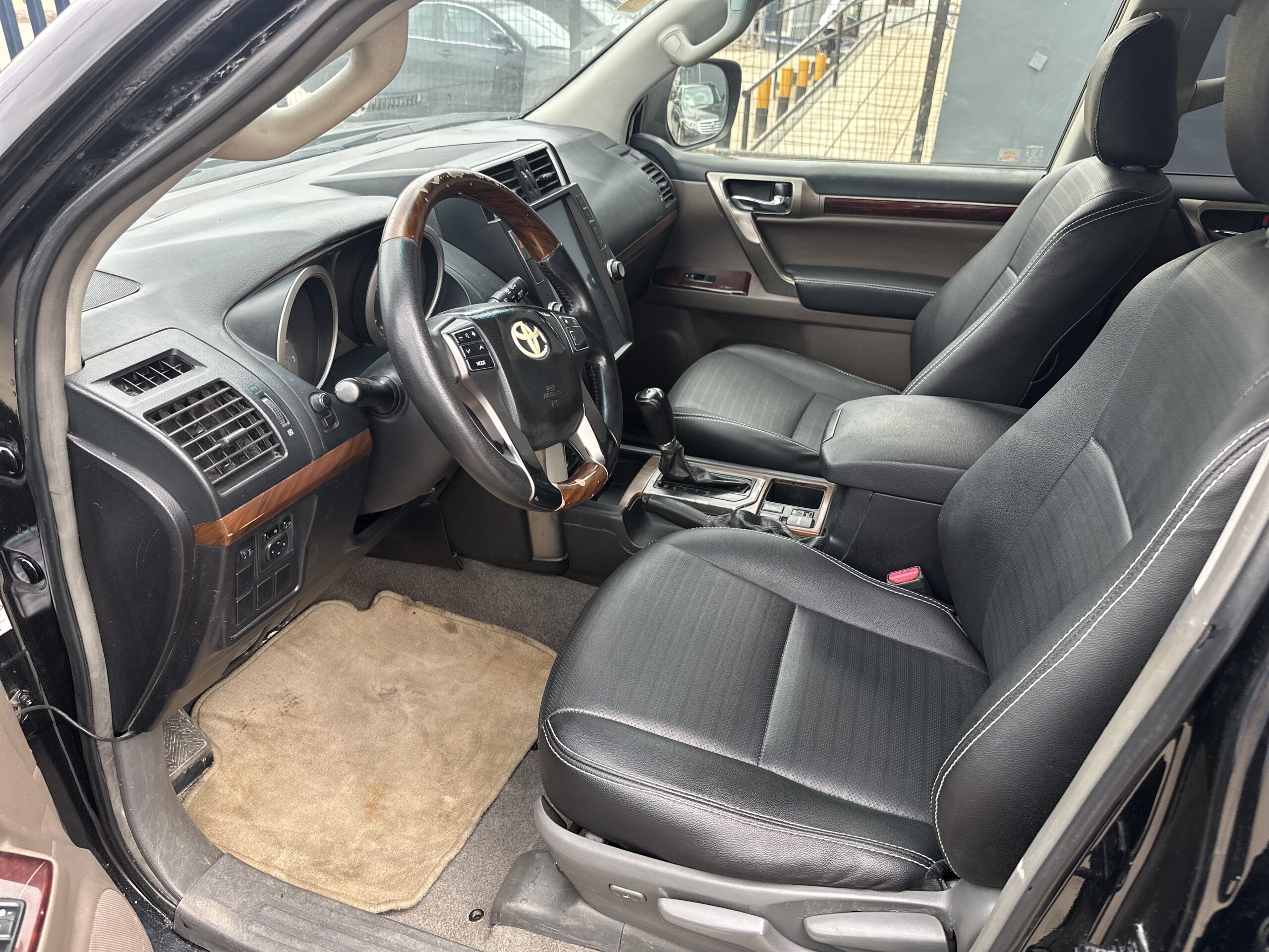 Toyota Prado (2012) - Image 12