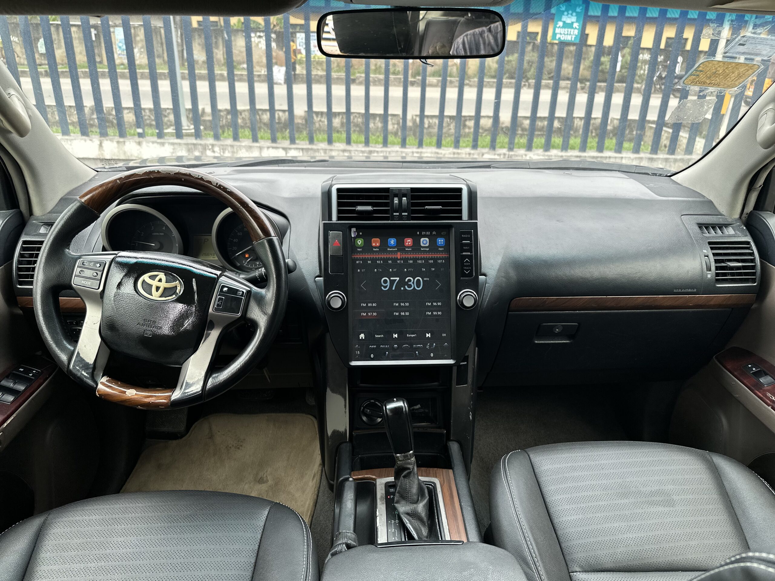 Toyota Prado (2012) - Image 8