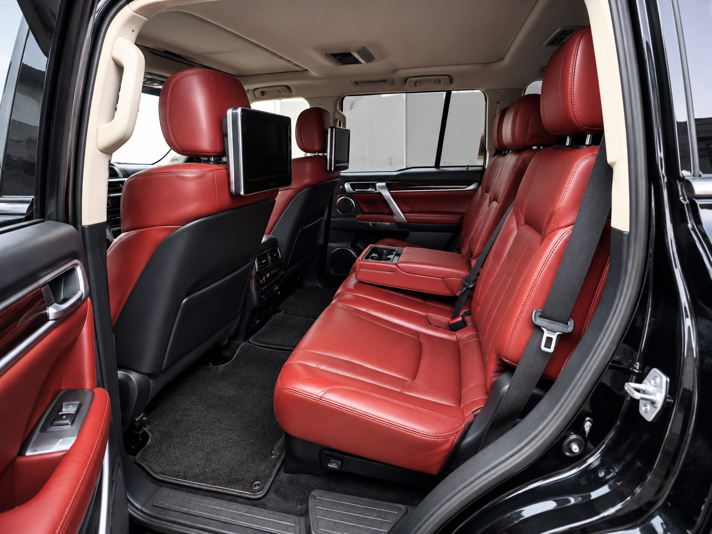 Lexus LX 570 (2017) - Image 10