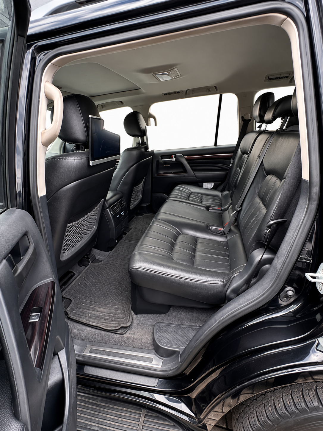 Toyota Land Cruiser V8 (2021) - Image 3