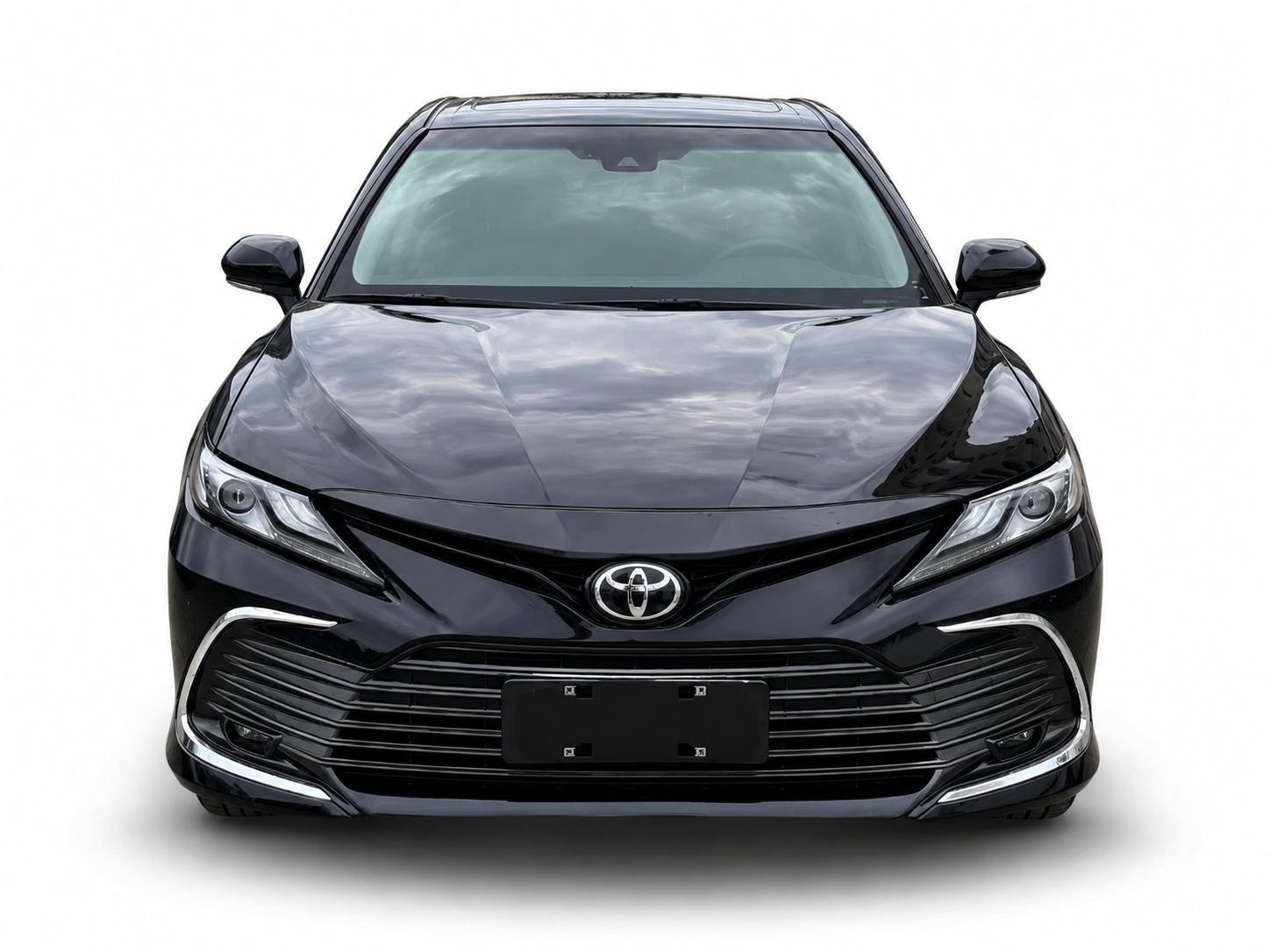 Toyota Camry (2023) - Image 2