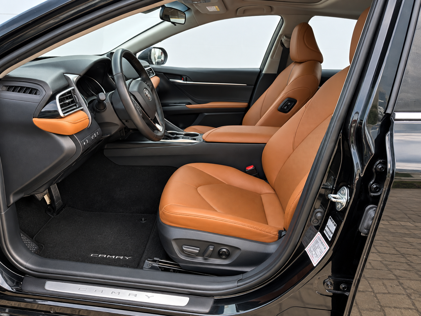 Toyota Camry (2023) - Image 14