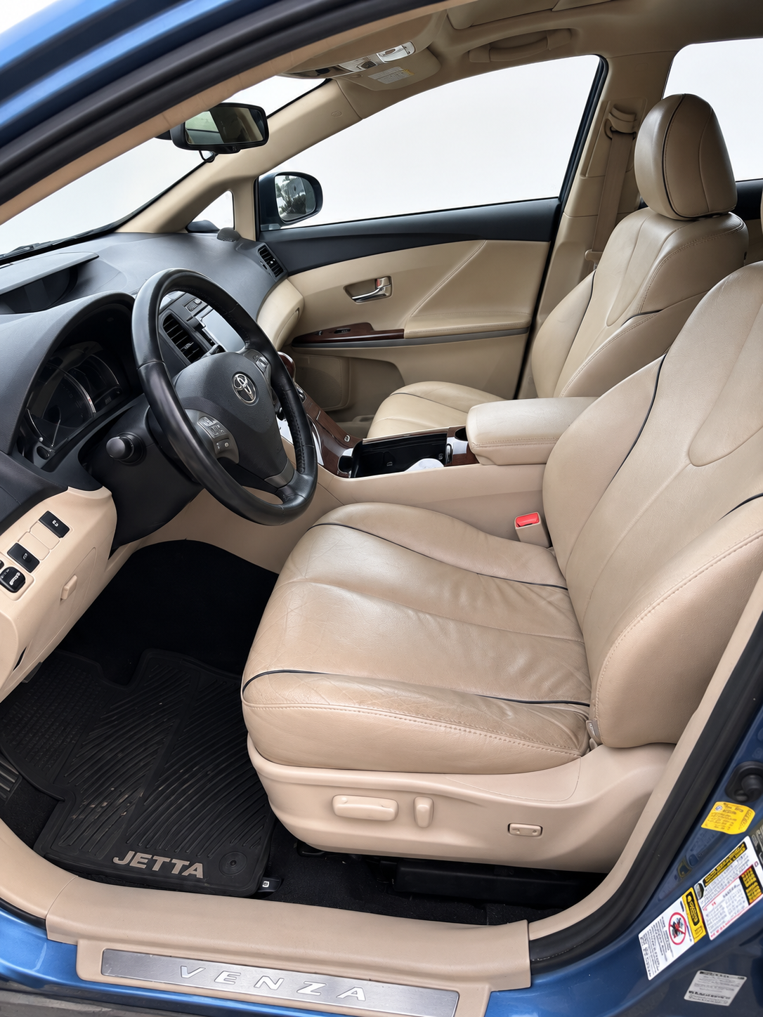 Toyota Venza (2011) - Image 8