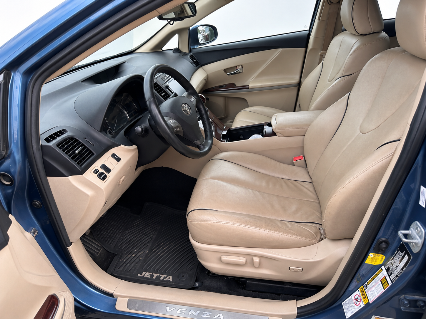 Toyota Venza (2011) - Image 16